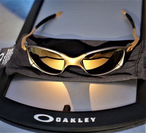 what is oakley x metal